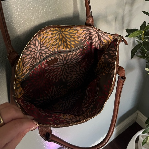 Lodis Designer Tote Bag With Suitcase Attachment Pocket - Picture 6 of 12